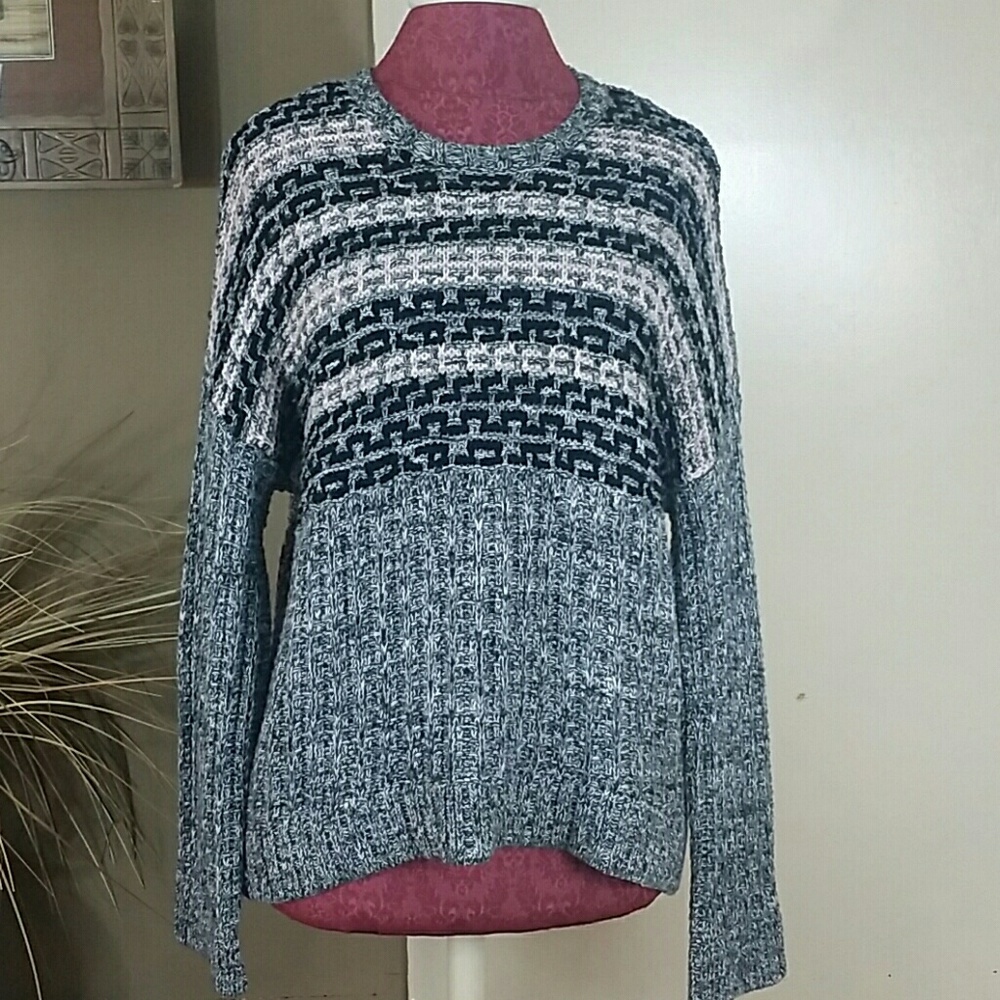 Victoria Secret Sweater small